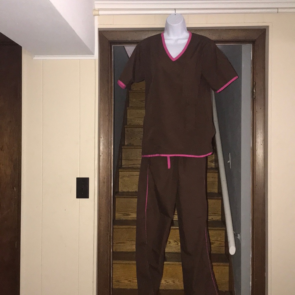 Natural scrub outfit